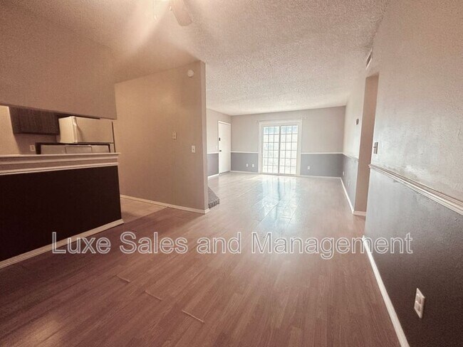 Building Photo - 6016 NW Expressway