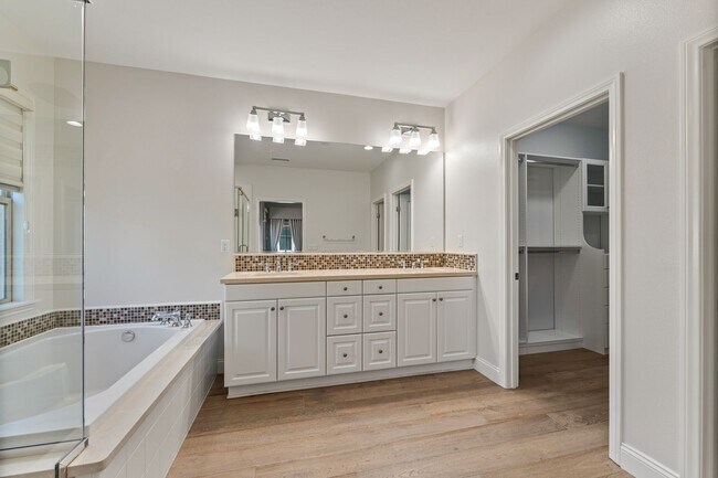 Building Photo - 59 Parkdale