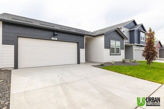 Building Photo - 3744 Clinton Rd