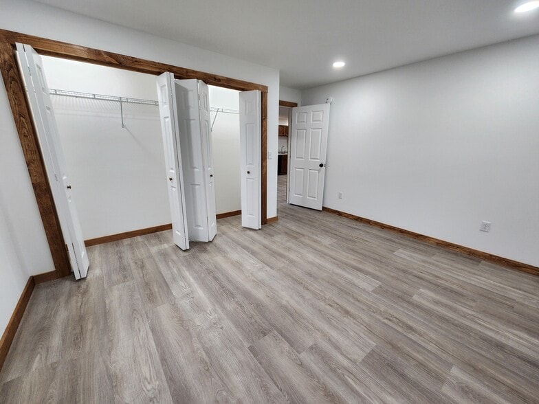 Building Photo - 153 Clark Rd