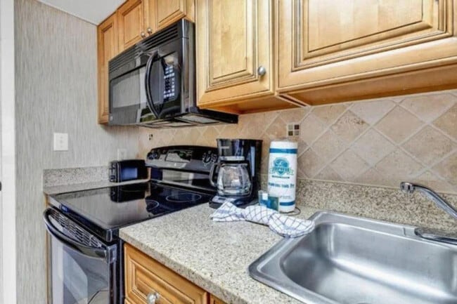 Building Photo - 5-B Riptide Bch Clb