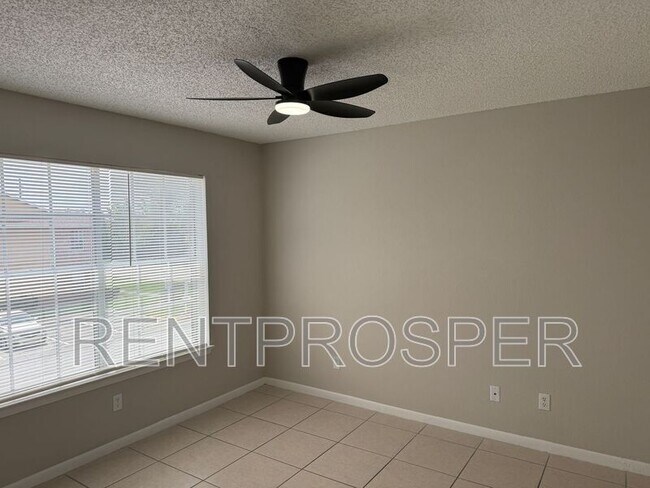 Building Photo - 5545 Devonbriar Way