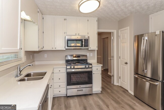 Building Photo - 4022 Paloverde Dr