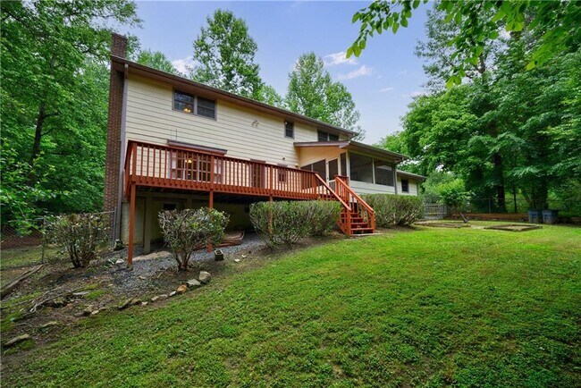 Building Photo - 10565 Shallowford Rd