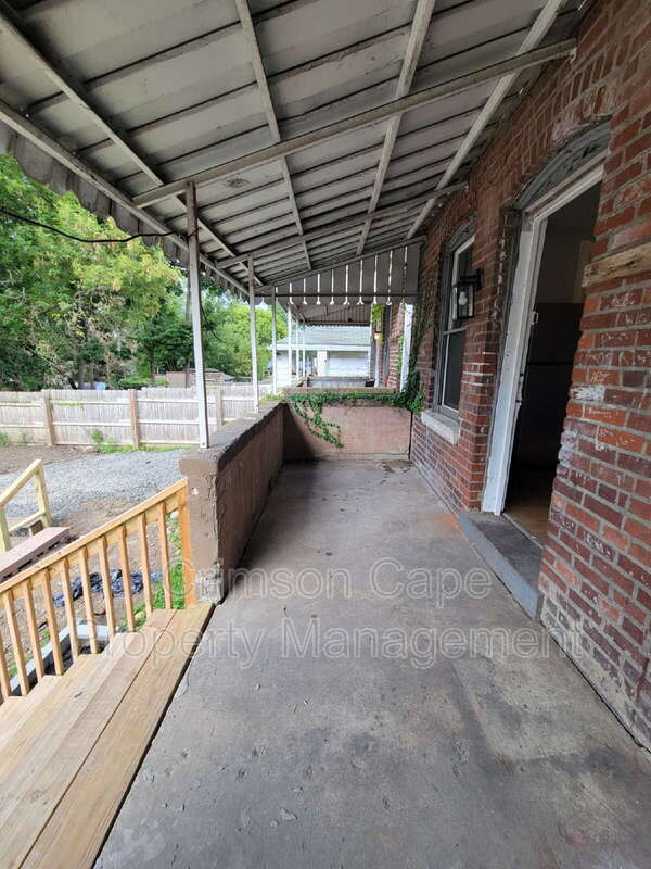 Building Photo - 41 Hutson St