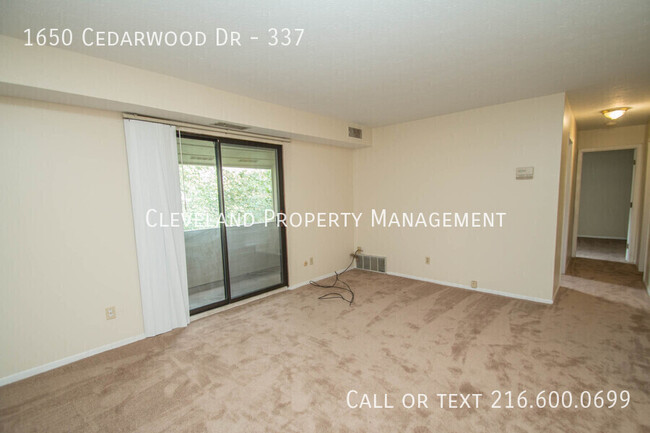 Building Photo - Convenient Westlake Condo!