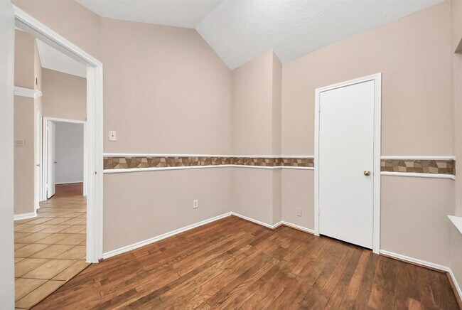 Building Photo - 12922 Grovemill Dr