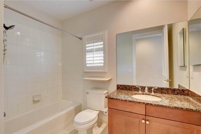 Building Photo - 545 NE 69th Cir