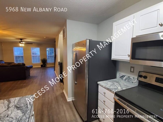 Building Photo - Beautiful 2 bedroom and *3 FULL BATHROOM* ...