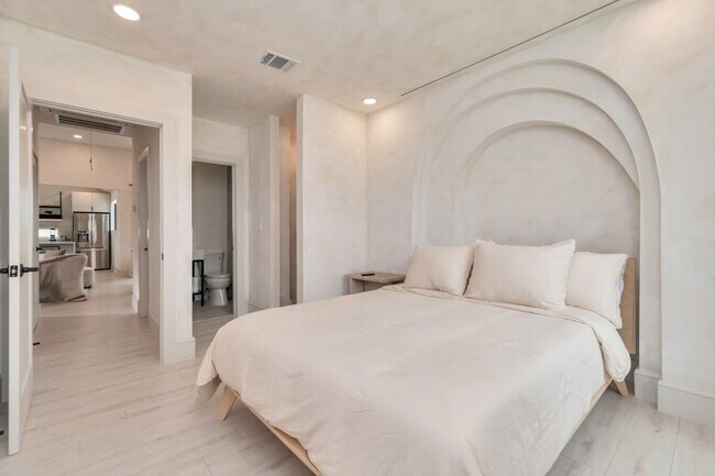 Building Photo - 2683 Blodgett St