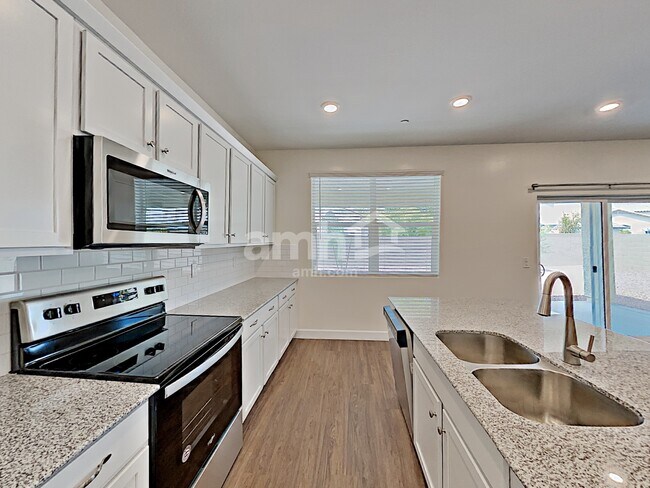 Building Photo - 12502 N 60th Ave