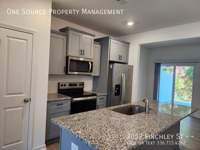 Building Photo - 2052 Finchley St