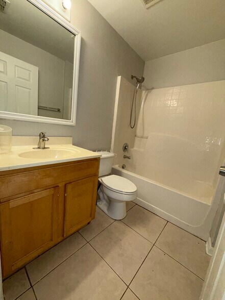 Guest Bathroom - 2044 Corner Meadow Cir
