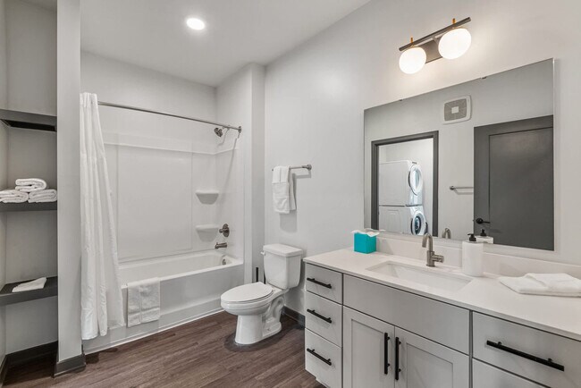 Building Photo - 6160 N Rural St