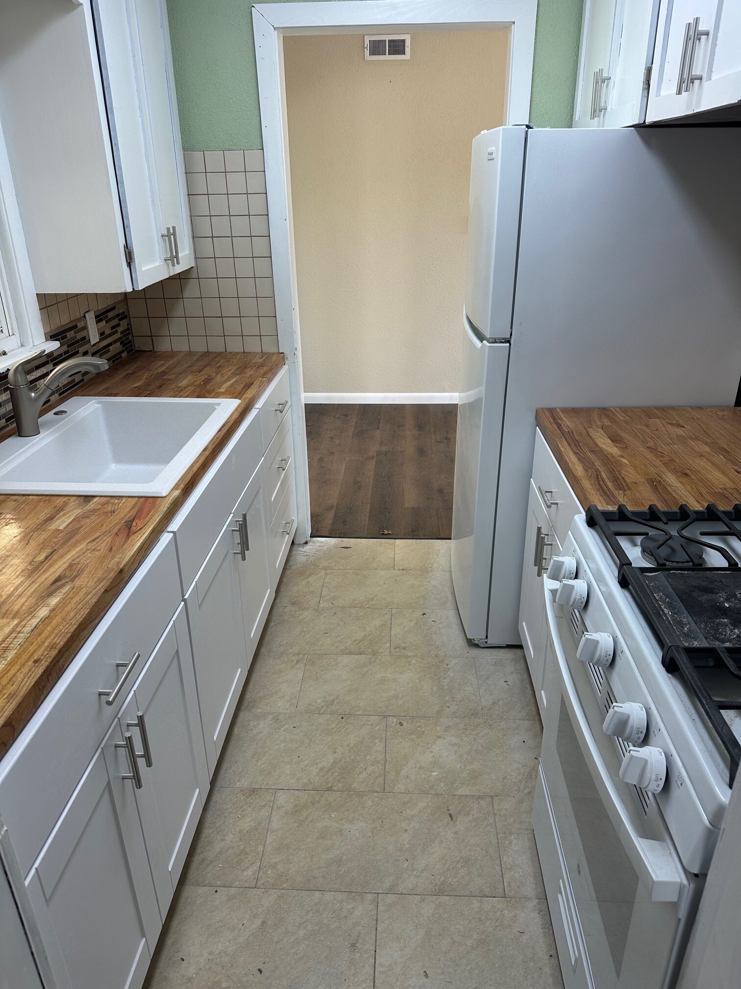 Kitchen - 2037 E 31st St