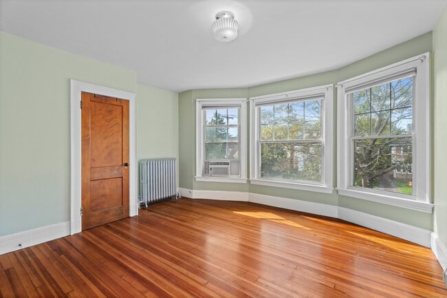 Building Photo - 809 Edgewood Ave