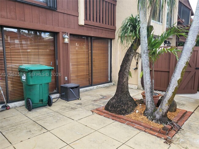 Building Photo - 6924 SW 114th Pl