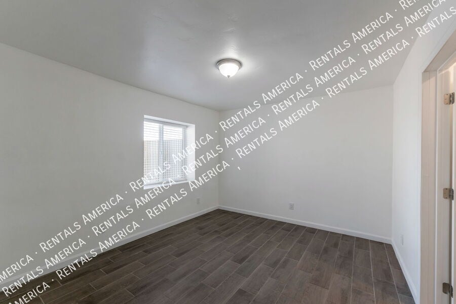 Building Photo - 207 W Ohio St