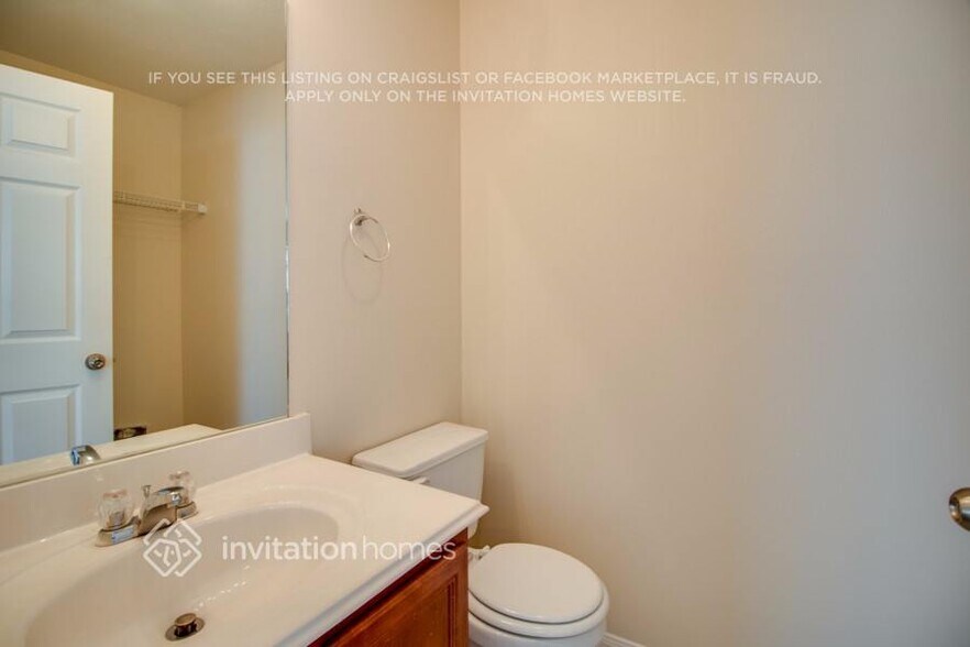 Building Photo - 6337 Mountain Pines Ln