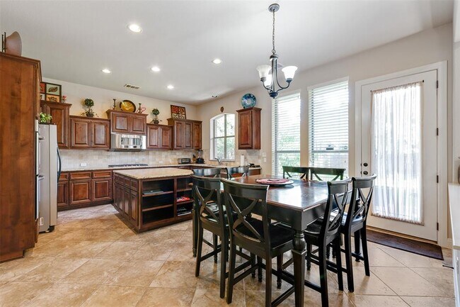 Building Photo - 3808 Avery Woods Ln