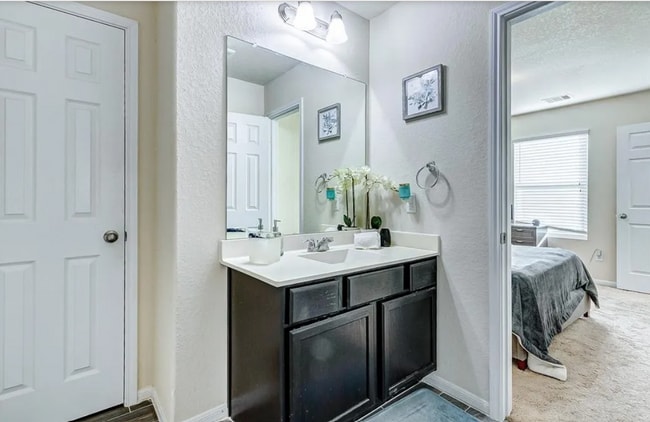 Building Photo - 21126 Fox Hillside Way