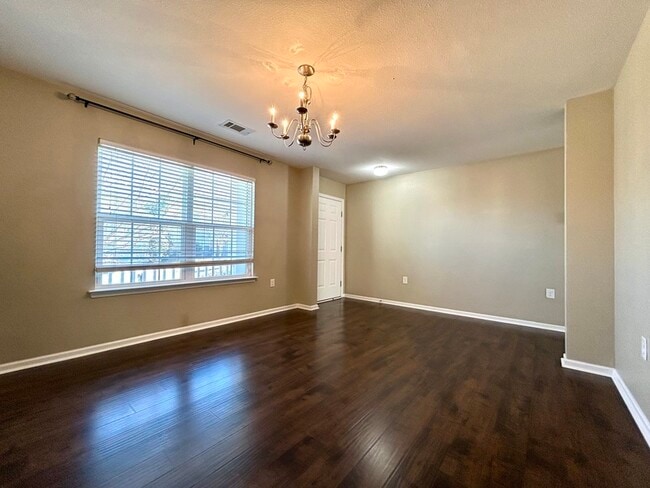 Building Photo - 3987 Tallowtree Ln