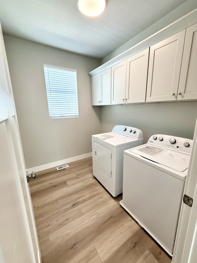 Building Photo - 1063 S 2760 E