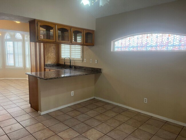 Building Photo - Incredible 4 bedroom, 2 1/2 bath home in East El Paso!!