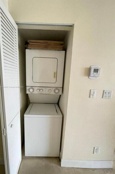 Building Photo - 770 Claughton Island Dr