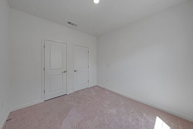 Building Photo - Never Lived In 4 Bedroom Home for Rent in Folsom Ranch!