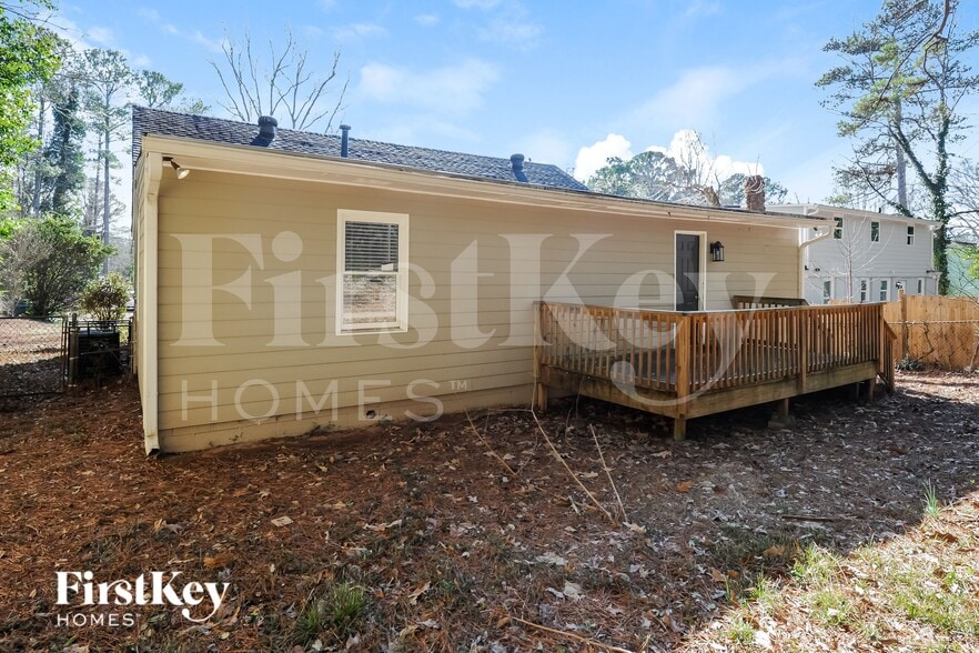 Building Photo - 1954 Wildwood Dr