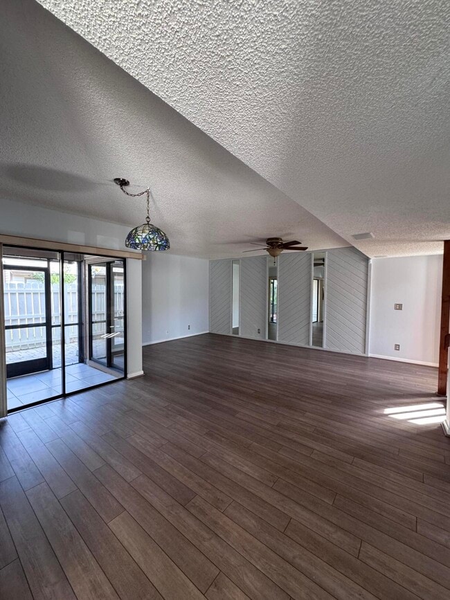 Building Photo - 122 Sherwood Cir