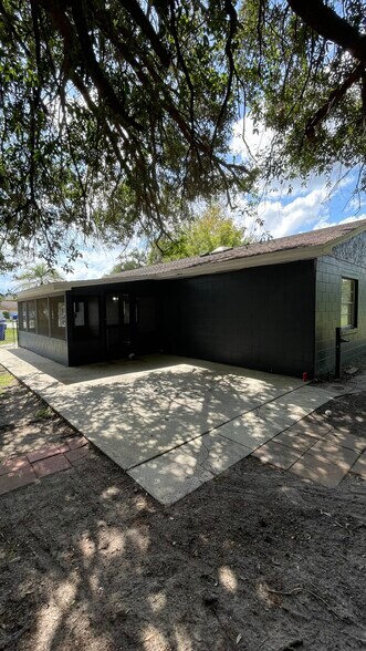 Building Photo - 1533 Lay Ct