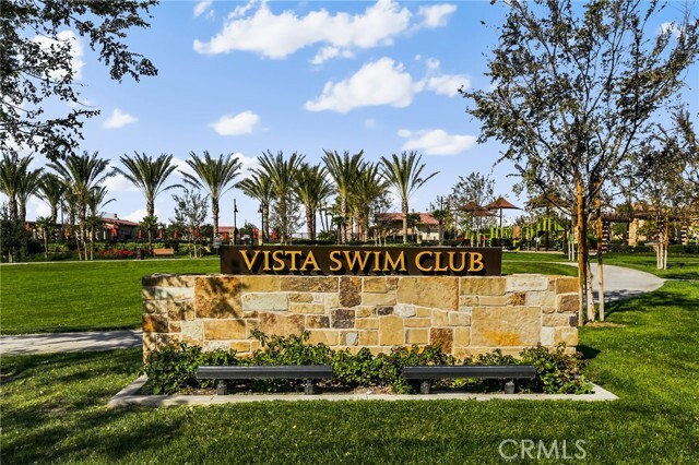 Building Photo - 10 Poppy