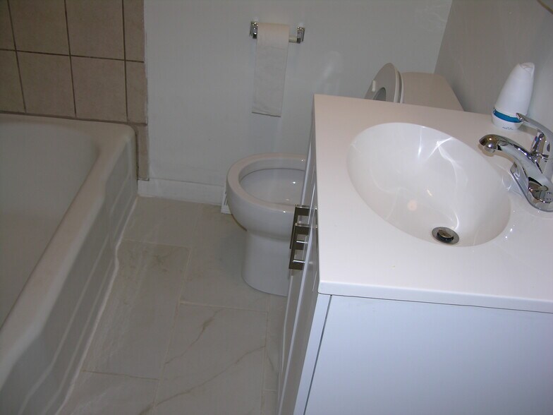 Building Photo - 15024 Grant St