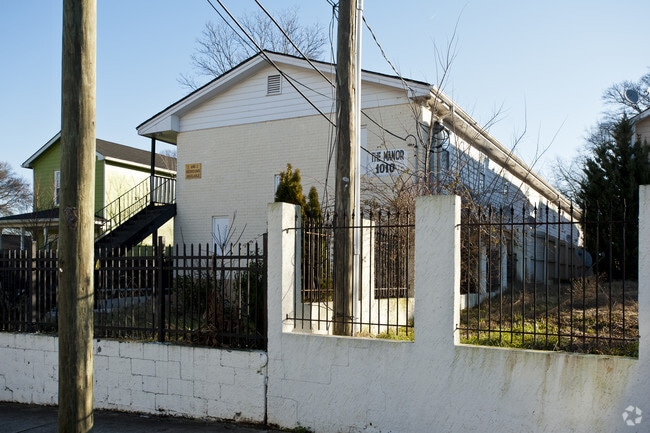 Building Photo - 1010 Washington St SW