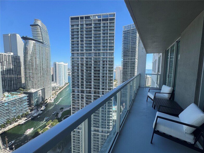 Building Photo - 500 Brickell Ave