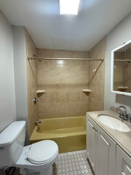 Building Photo - 161 Bennington St