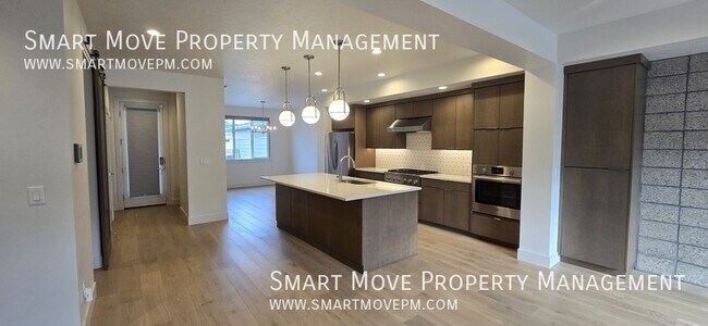 Building Photo - 3213 S Shadywood Way