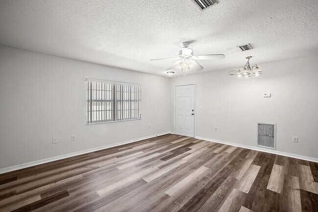 Building Photo - 517 Paulling Dr