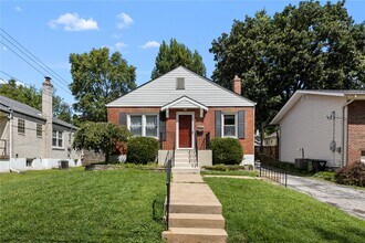 Building Photo - 8921 Powell Ave
