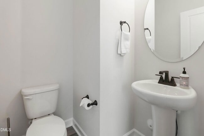 Building Photo - 521 Brittany Ct