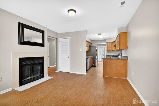 Building Photo - 70 Hampshire Dr