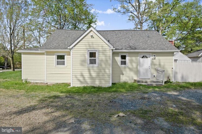 Building Photo - 6306 Leapley Rd