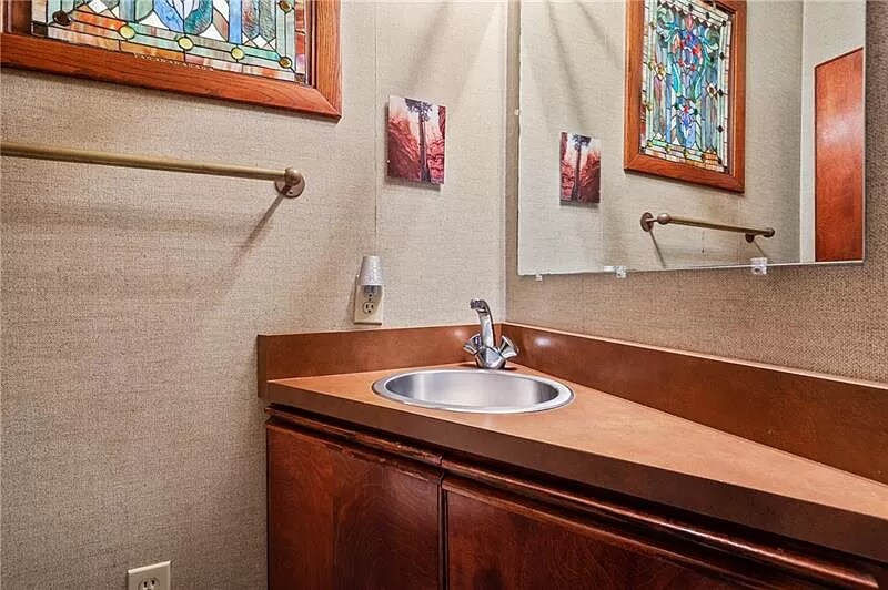 Building Photo - 5353 Beeler St