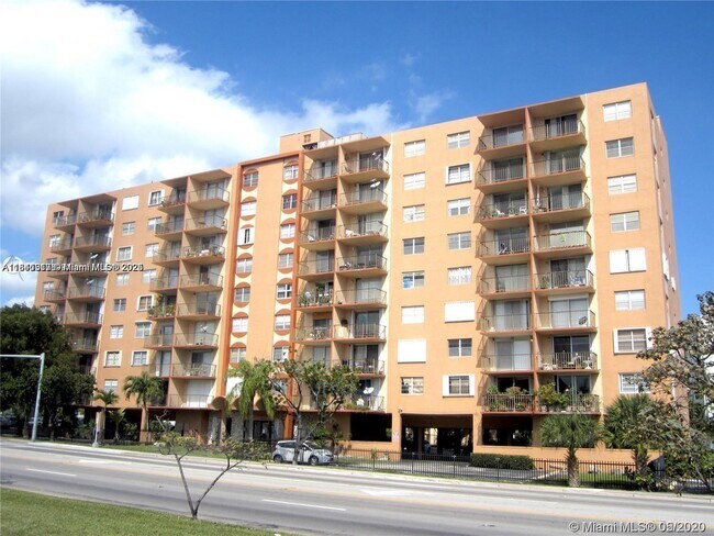 Building Photo - 1465 NE 123rd St
