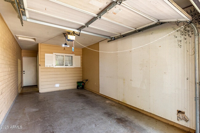 Building Photo - 2728 E Highland Ave