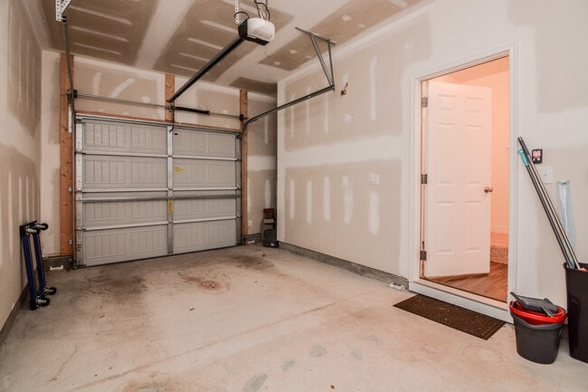 Building Photo - 145 Noble Deer Wy