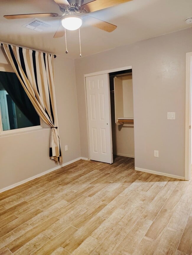 Building Photo - 73 Ver Patria