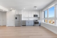 Building Photo - 301 Border St